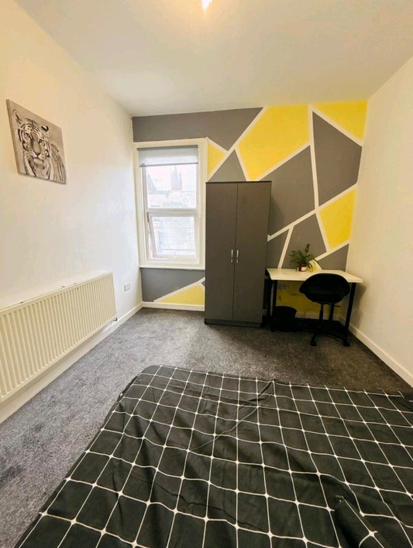 Photo 1: Double Room (£780) 