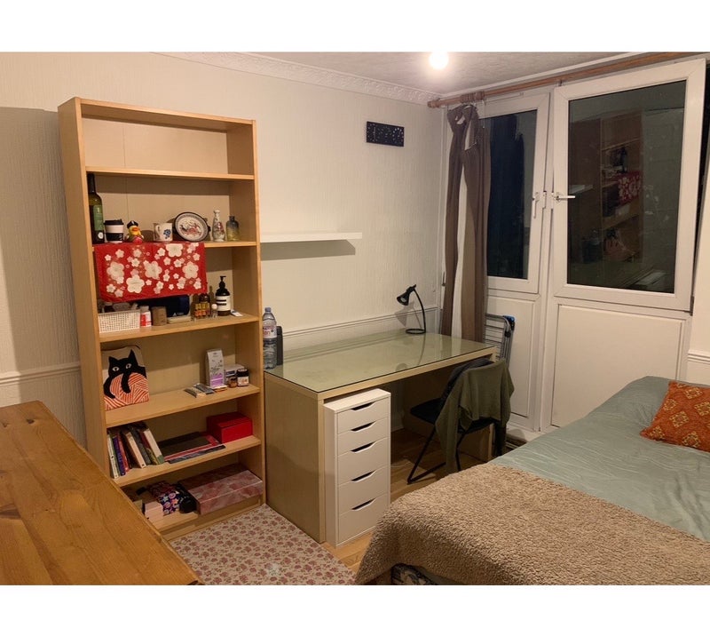 Photo 1: Room overview