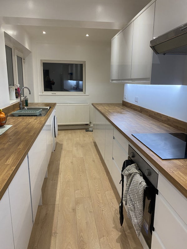 Photo 1: Shared kitchen 