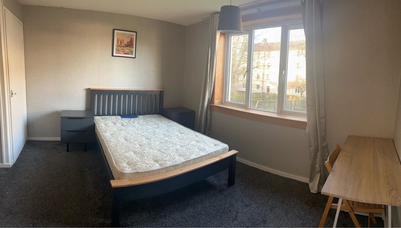 Photo 1: 2 x master bedrooms 