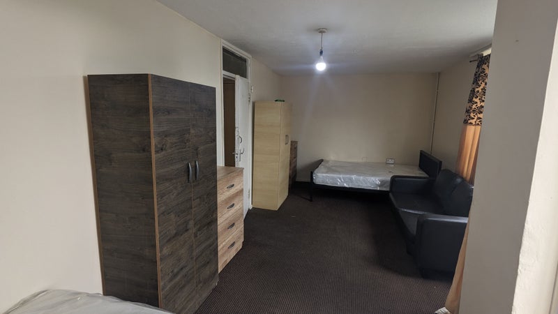 Photo 1: This is the Couple room with two beds🔥