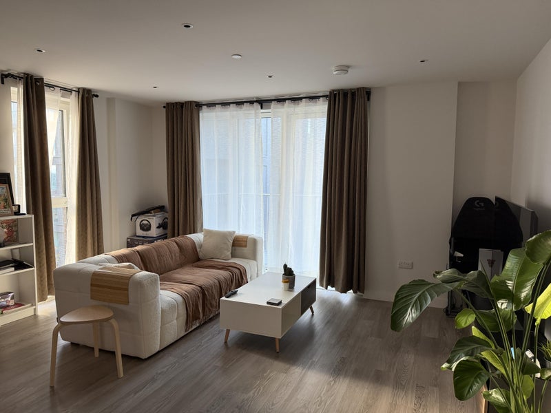 Photo 1: living area