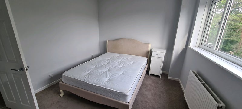 Photo 1: It won't be this same bed but a similar one will be in the room