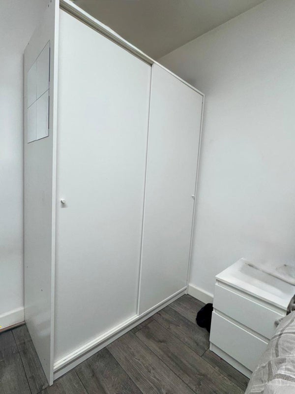 Photo 1: Bedroom 1 Storage