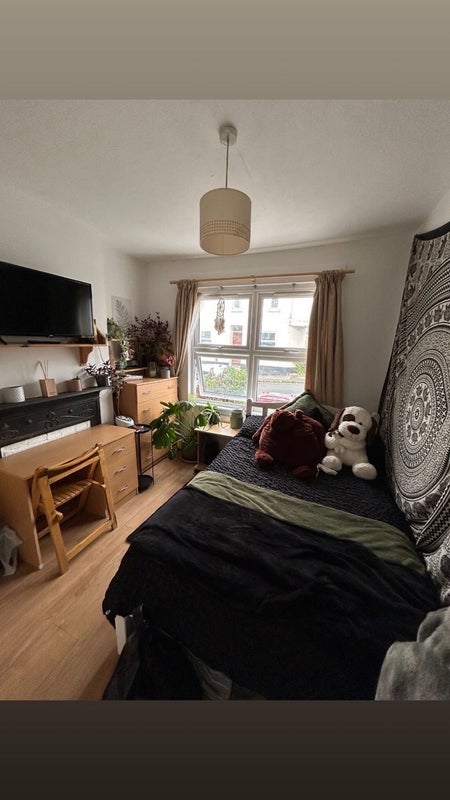 Photo 1: The Room you will be staying 