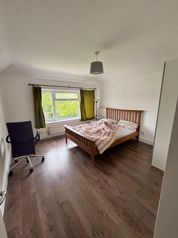 Photo 1: Spacious Double Ensuite Bedroom