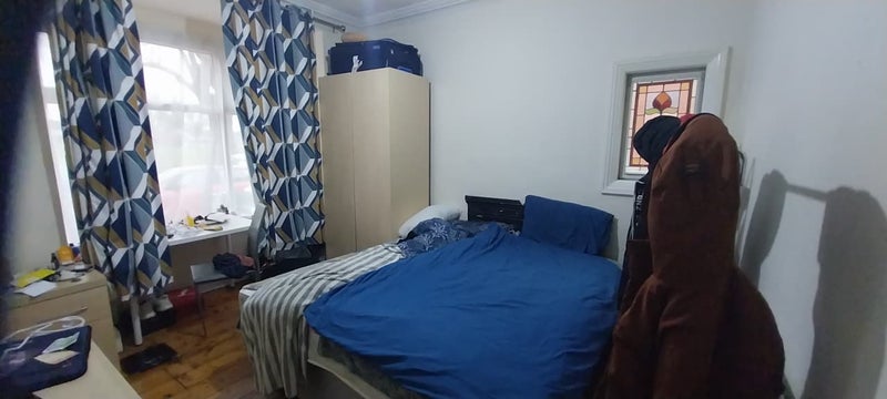 Photo 1: Shared bed room