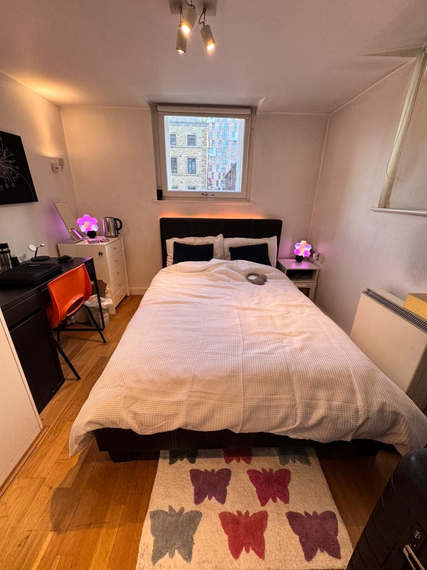 Photo 1: Room for rent