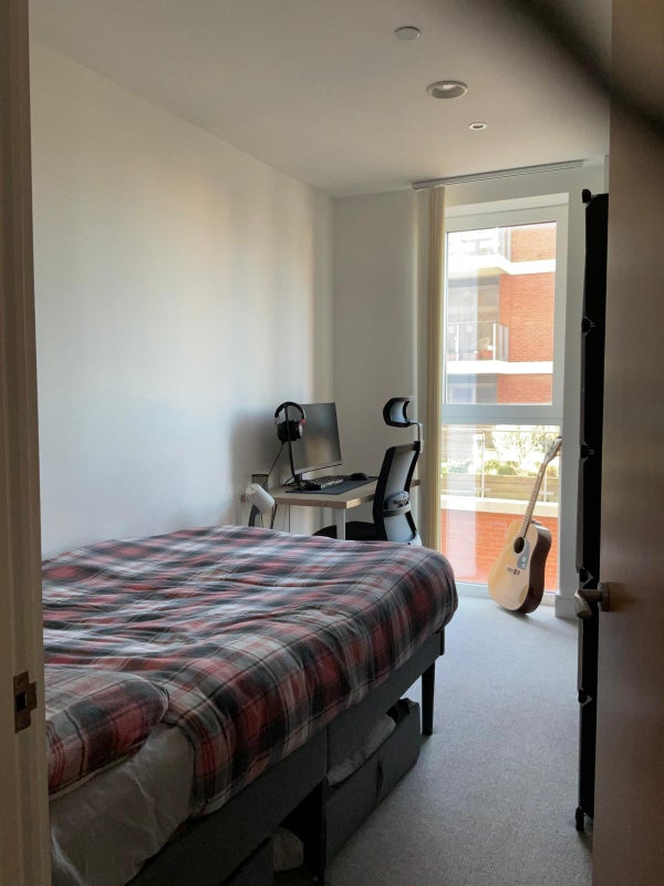 Photo 1: The bedroom for rent