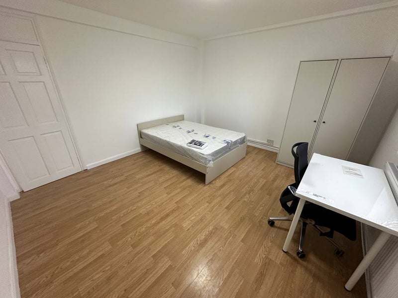 Photo 1: Double Room - £220