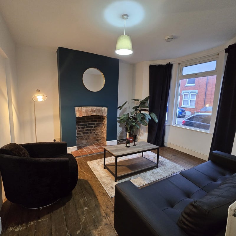 Photo 1: Living Room