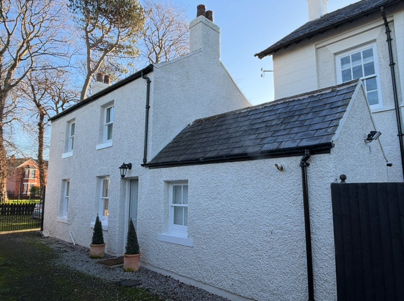 Photo 1: Self-contained annexe