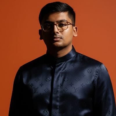 Photo 1: Social battery is at 100% and ready to meet some new people. Say hi in the DMs