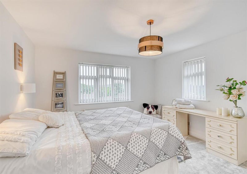 Photo 1: Double room available for rent