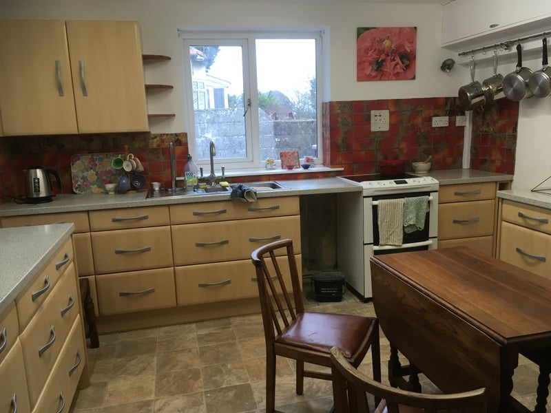 Photo 1: Large Kitchen