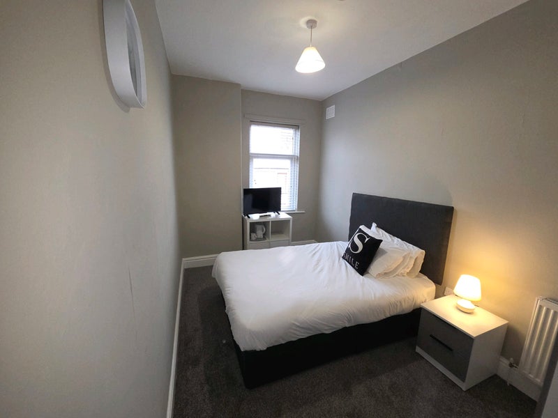 Photo 1: Bedroom 4 - Double En-Suite