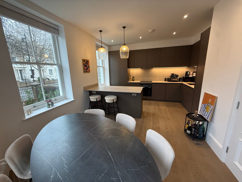 Photo 1: Kitchen / dining