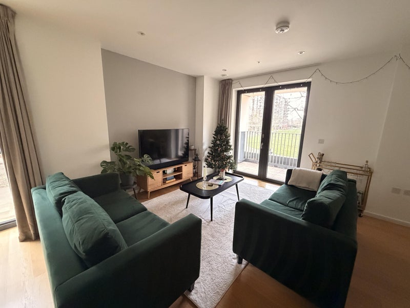 Photo 1: Living room