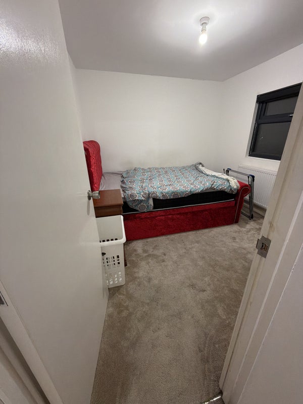 Photo 1: Bedroom