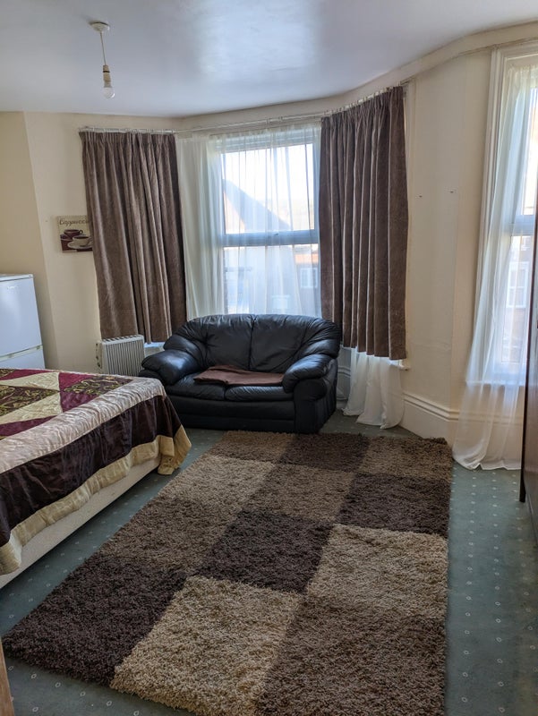 Photo 1: bedroom no.2