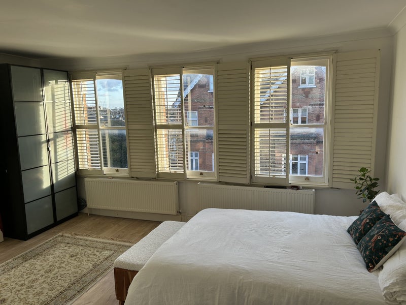 Photo 1: South facing room