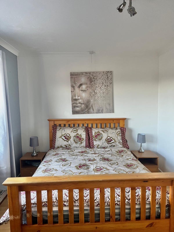 Photo 1: Double bedroom