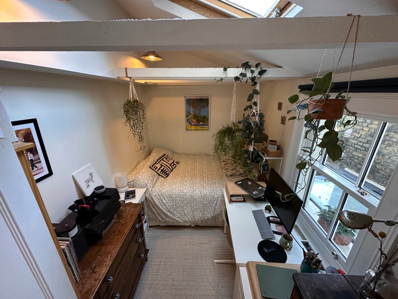 Photo 1: Room for rent