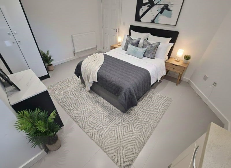 Photo 1: Storage bed / Plenty of storage available / Mattress / Fitted wardrobe / Hanging rails and shelves 