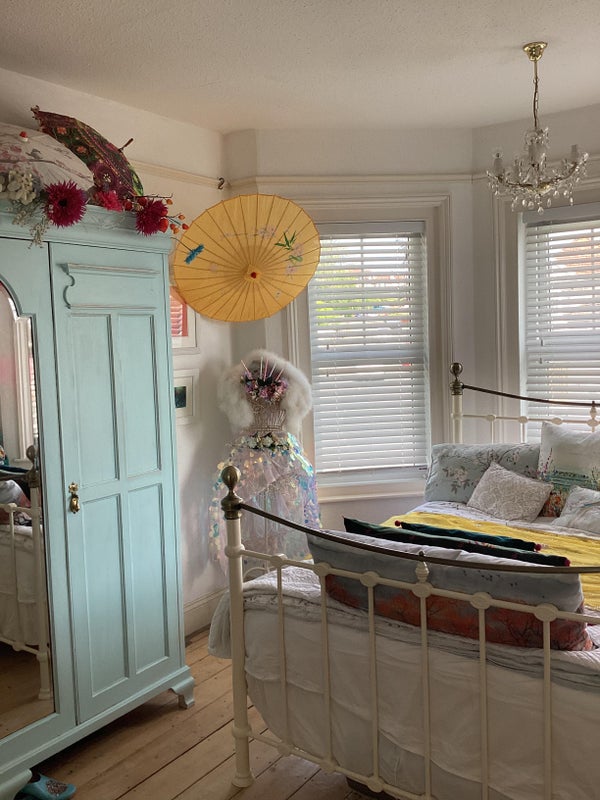 Photo 1: Double bedroom 