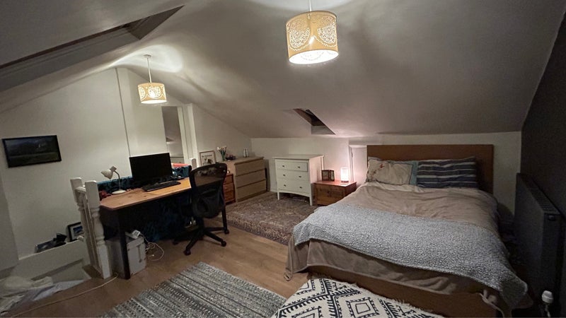 Photo 1: Room available 