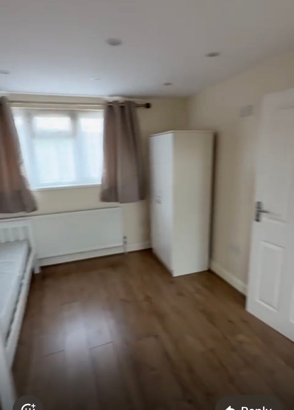 Photo 1: Double room