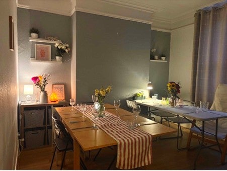 Photo 1: cosy living/dining room