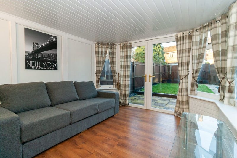 Photo 1: Living room