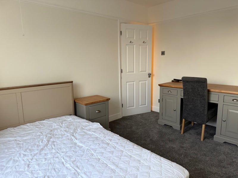 Photo 1: Double Room