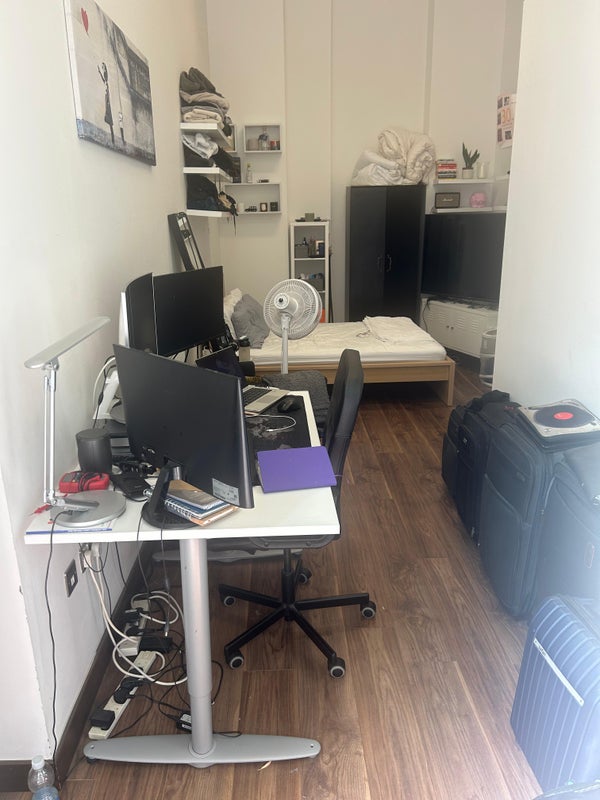 Photo 1: Room view from terrace door