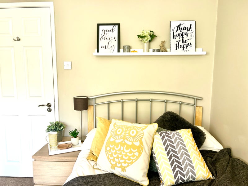 Photo 1: Double room in a professional home