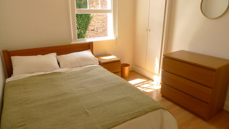 Photo 1: MEDIUM DOUBLE FOR RENT