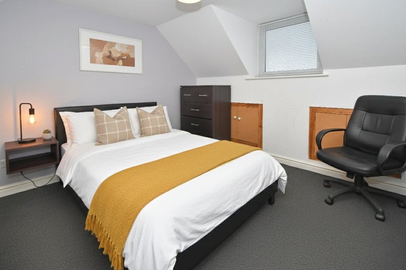 Photo 1: Room 8 Single Room