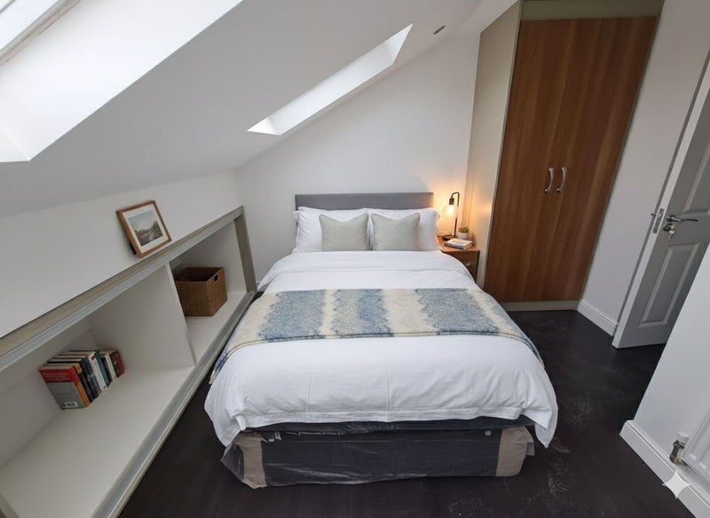 Photo 1: Bedroom / Double bed / Mattress / Fitted wardrobe / Hanging rails and shelves