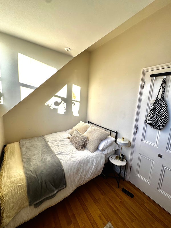 Photo 1: Small double bedroom 