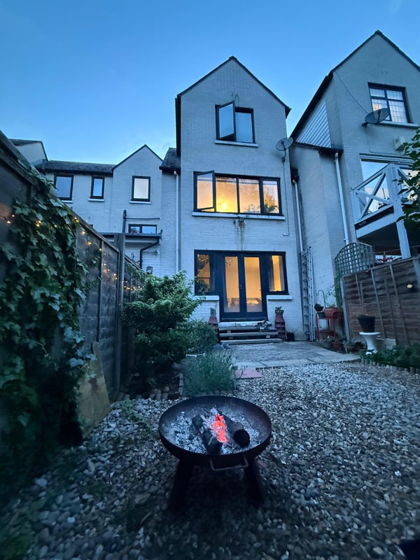 Photo 1: Backyard/Garden connected with the room