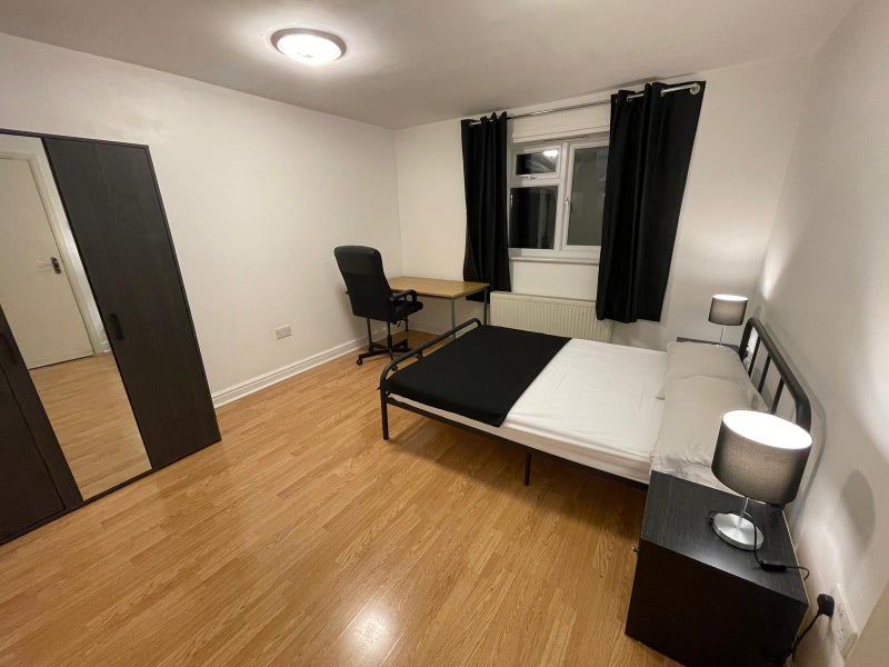 Photo 1: Double room - only for one person 