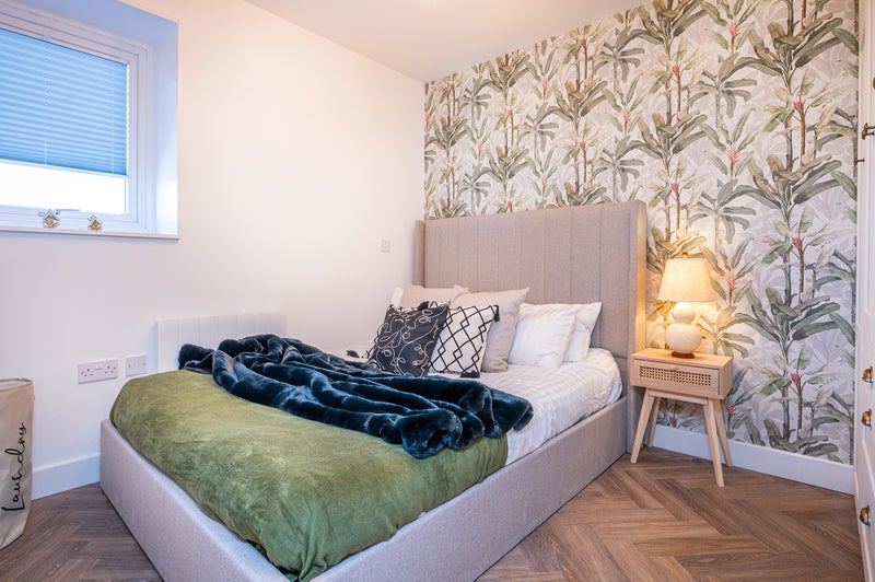 Photo 1: Separate Bedroom 