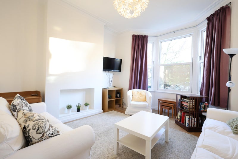 Photo 1: sitting room