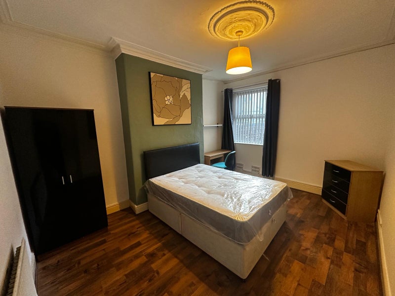 Photo 1: Large Available Bedroom