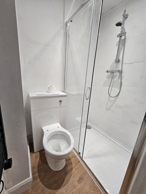 Photo 1: Ensuite bathroom including walk-in shower