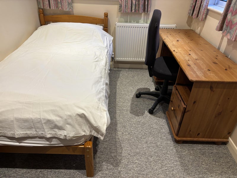 Photo 1: Room 1 bedroom