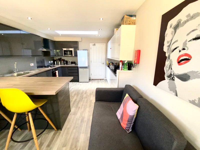 Photo 1: kitchen /diner 