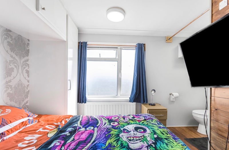 Photo 1: Double Room en-suite