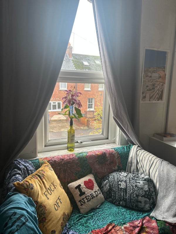 Photo 1: the little sofa nook! 🌷